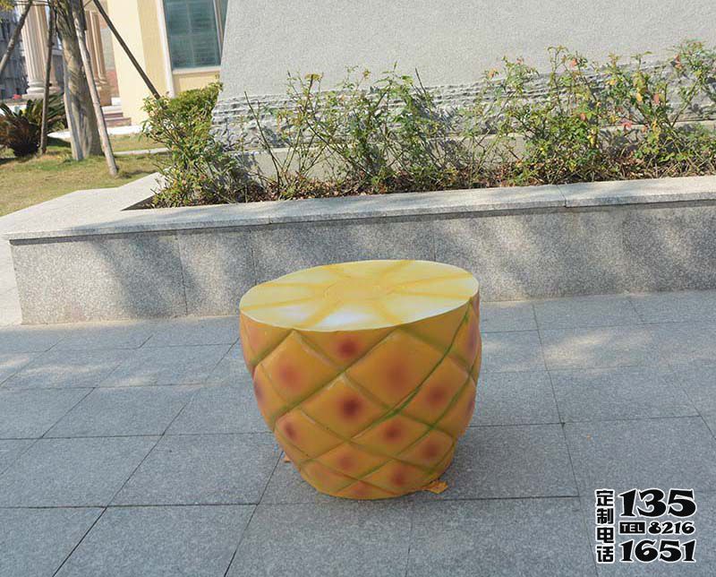游樂園玻璃鋼仿真創(chuàng)意凳子雕塑 游樂園玻璃鋼仿真創(chuàng)意凳子雕塑