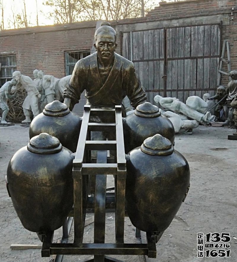 景區(qū)創(chuàng)意玻璃鋼仿銅民俗推車送酒的人物雕塑 景區(qū)創(chuàng)意玻璃鋼仿銅民俗推車送酒的人物雕塑